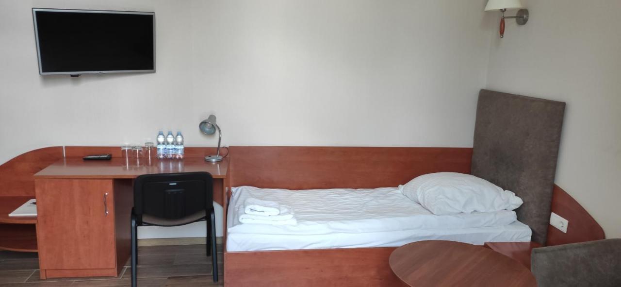 Hotel Przylesie Sieroslaw (Poznan)