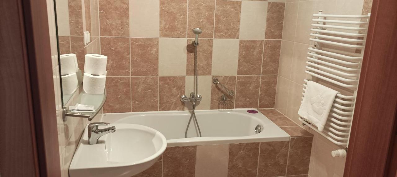 Przylesie Hotel Sieroslaw (Poznan)